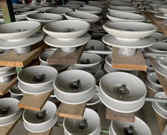 普通型悬式瓷绝缘子